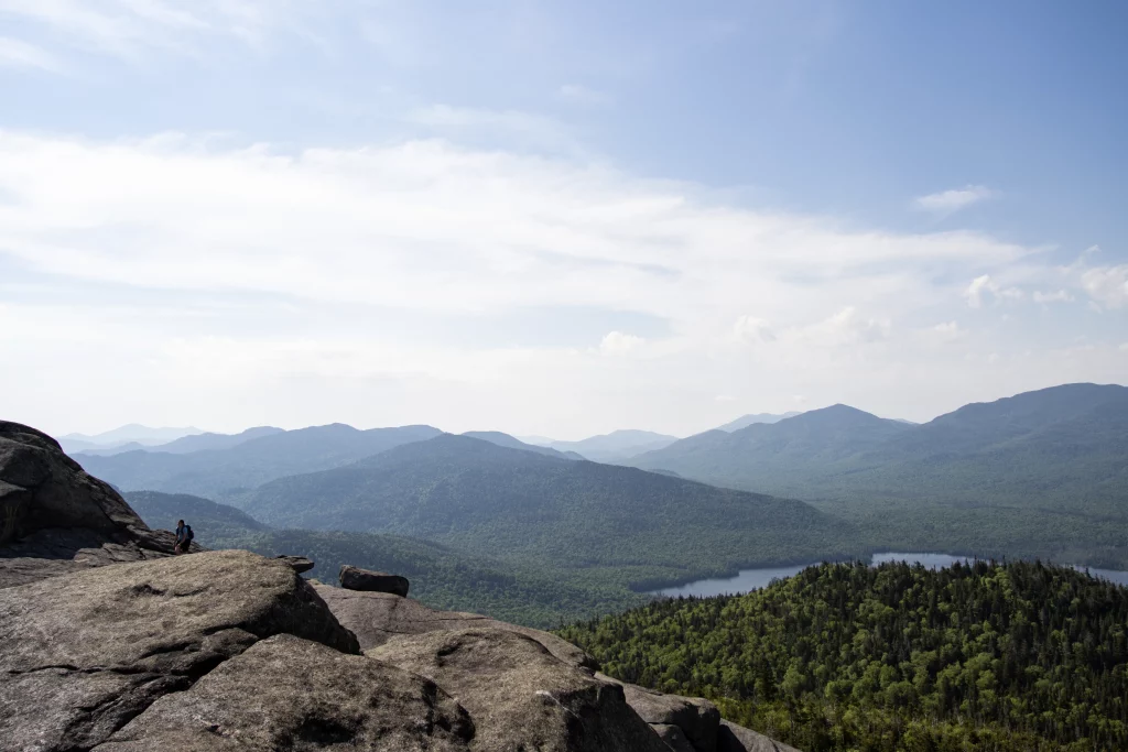 Fellow hikers can be seen further down the ridge.