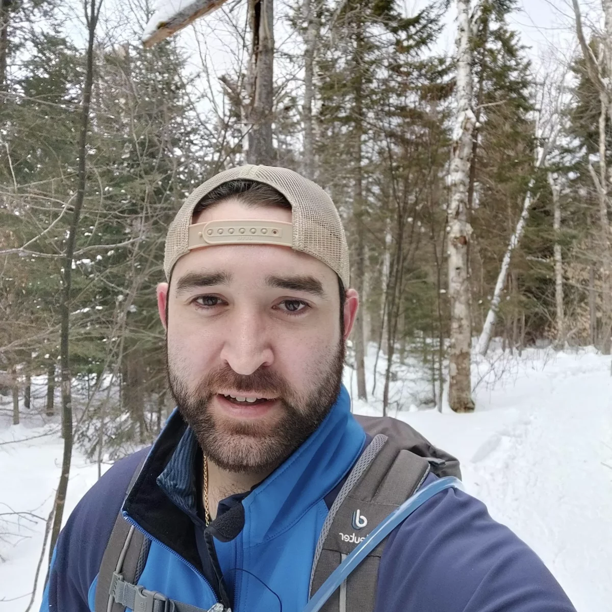 Jones with the Selfie at the start of the trail.